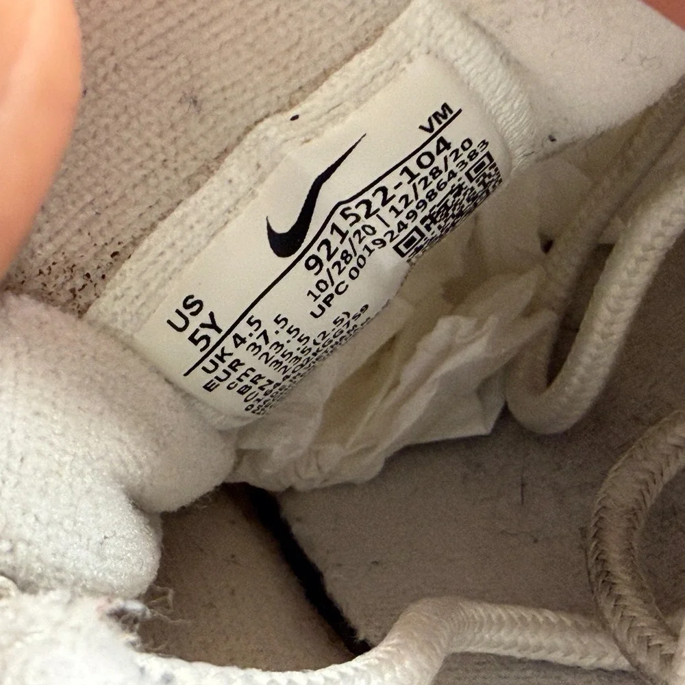 Size 5Y Nike Air‎ Max 97 Triple White Metallic Kids Athletic Shoes 921522-104